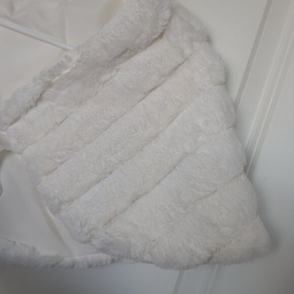 Bridal winter cape - Picture 4 of 5